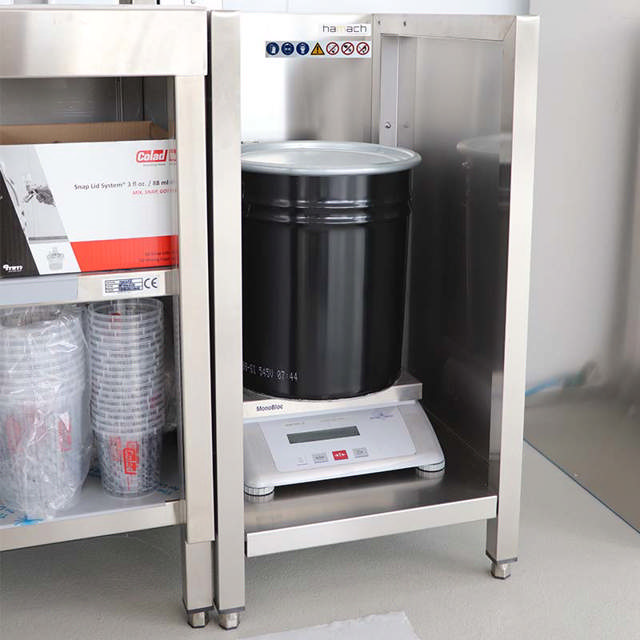 Industrial Scale Table – for the processing of industrial paint volumes 