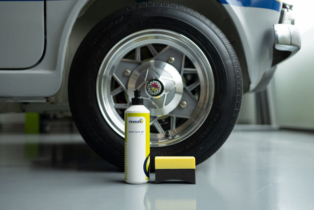 BTG 05 - Plastic and tyre renovator black 0.5l