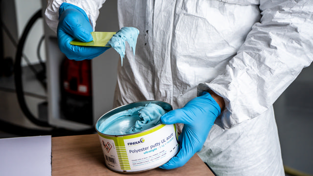 GAP 31 - Polyester putty UL Azure 1kg + hardener - ultra light