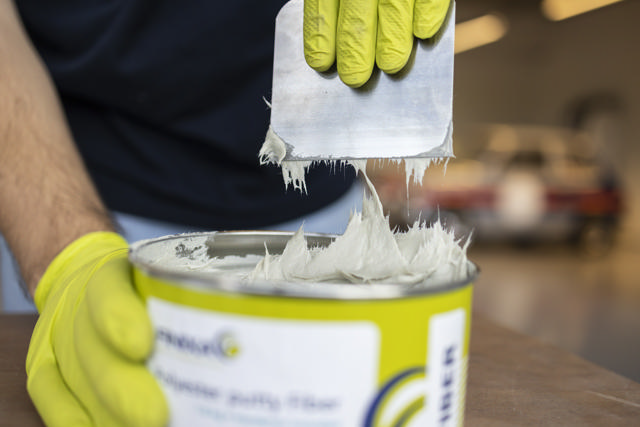 GAP 40 - Polyester putty 1.8kg + hardener - fiber