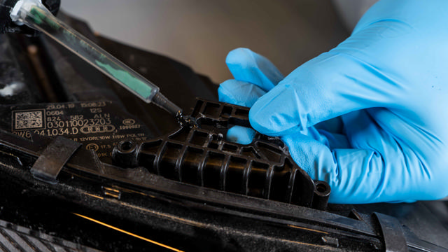 PLI 01 - Plastic Repair Fast (25 sec) 